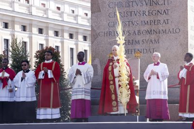 Vaticano: Papa condena justificação religiosa dos conflitos e apela a que se deponham as armas
