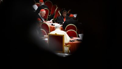 Vaticano: Papa envia carta a cardeais, projetando segundo consistório do pontificado