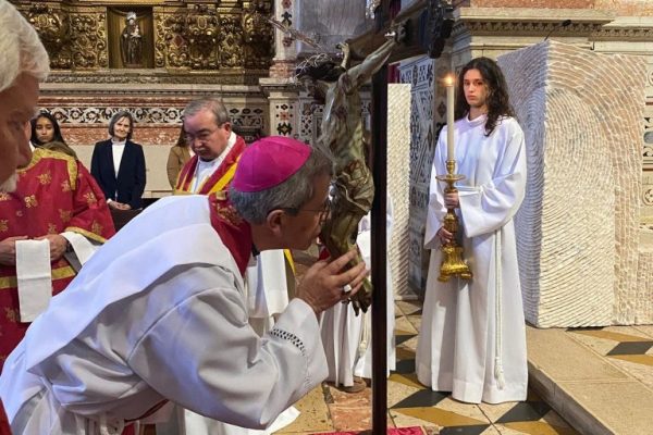 Homilia do bispo de Santarém na celebração da Paixão do Senhor