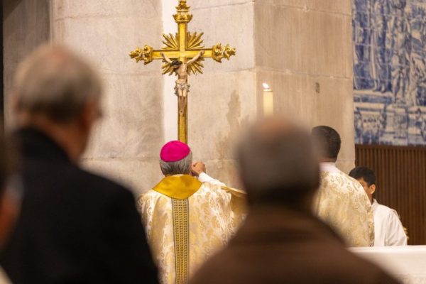 Beja: Bispo falou de «alegria, comunhão e missão» aos padres, na Missa Crismal