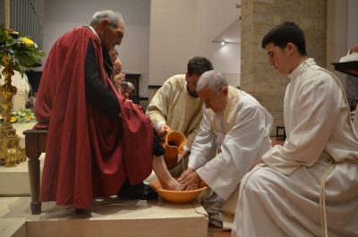 Igreja/Sociedade: «Aprendamos a lavar os pés dos nossos irmãos», pediu o bispo de Aveiro