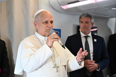 Vaticano: Papa rejeita intenções políticas e esclarece que não quer «debater» com presidente dos EUA