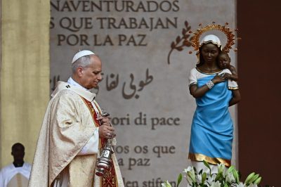 África: Papa deixa apelo ao compromisso com os pobres, em Missa final