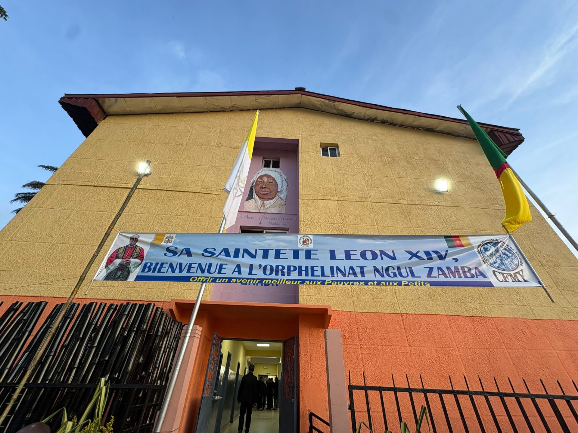 Camarões: Papa defende crianças vulneráveis em visita a orfanato e apela à erradicação da «indiferença»