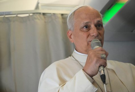 Vaticano: Papa rejeita bênçãos «formalizadas» a casais homossexuais, reiterando acolhimento na Igreja