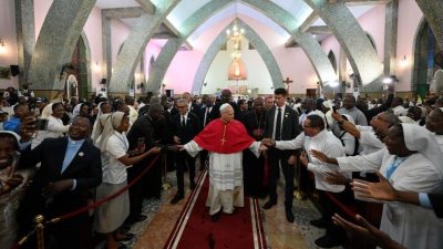Angola: Papa desafia Igreja a promover «memória reconciliada», após décadas de guerra