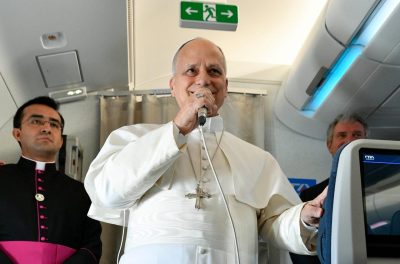 Vaticano: Papa rejeita papel político, após críticas do presidente dos EUA, e exige fim de guerras