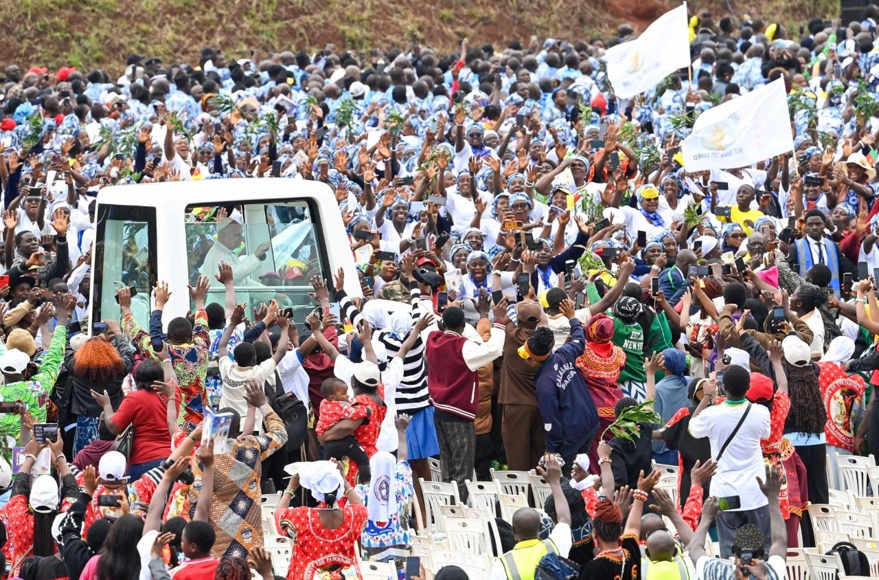 Camarões: Papa condena exploração do continente africano e alerta contra corrupção