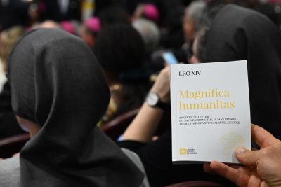 «Magnifica Humanitas»: Teólogos portugueses rejeitam guerra algorítmica e desumanização laboral