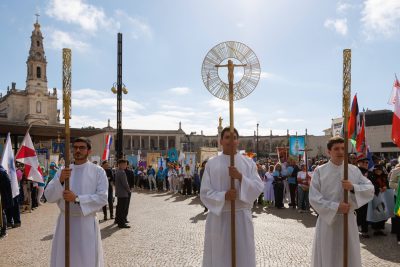 Fátima: Santuário estreou nova cruz processional que muda consoante o tempo litúrgico, no 13 de maio
