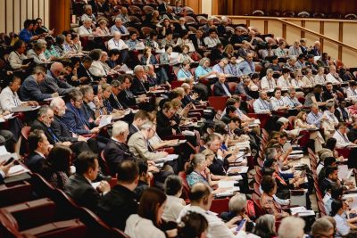 Igreja: Vaticano acolhe encontro de associações de fiéis, movimentos eclesiais e novas comunidades