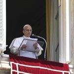 Vaticano: Papa alerta para perseguições contra cristãos, pedindo resistência pacífica