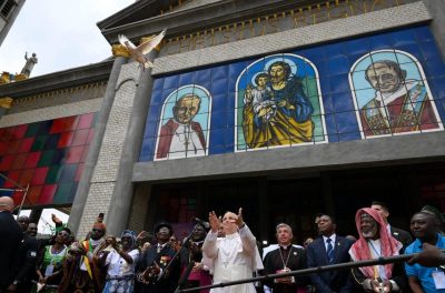 Leão XIV/1.º aniversário: Vaticano destaca mais de 400 apelos à paz «desarmada e desarmante»
