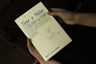 Publicações: Obra «Tirar a Bíblia da estante» vai ser apresentada na Feira do Livro