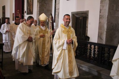 Igreja: «Não tenhas medo de gastar a tua vida», pediu bispo de Angra ao novo sacerdote