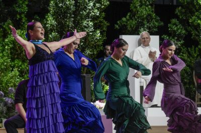 Espanha: Papa exige economia centrada na pessoa e recusa desporto reduzido a «mero negócio»