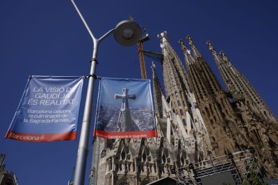 Espanha: Inauguração da maior torre da Basílica da Sagrada Família marca passagem de Leão XIV por Barcelona
