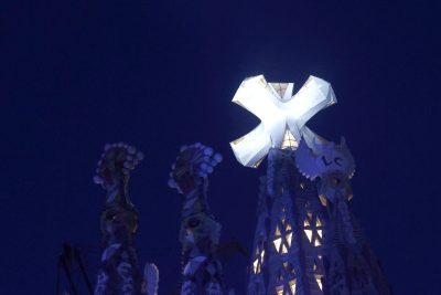 Barcelona: Papa abençoou Torre de Cristo, a mais alta da Sagrada Família, no centenário da morte de Gaudí