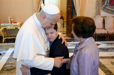 Vaticano: Algoritmos nunca devem «decidir sobre a vida de um determinado embrião ou de uma pessoa idosa» - Leão XIV