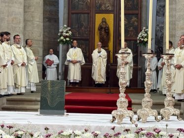 Corpo de Deus: «Levar o Santíssimo Sacramento pelas ruas é um ato profundamente teológico», afirma bispo de Angra