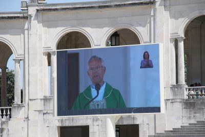 Fátima: Bispo de Angra apela ao fim das guerras e discriminação de pessoas