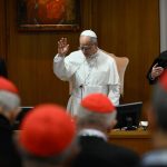 Vaticano: Papa condena violência e pede unidade, na abertura do consistório extraordinário