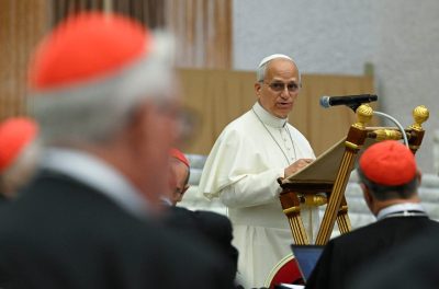 Vaticano: Papa pede apoio «forte, explícito e público» aos cardeais