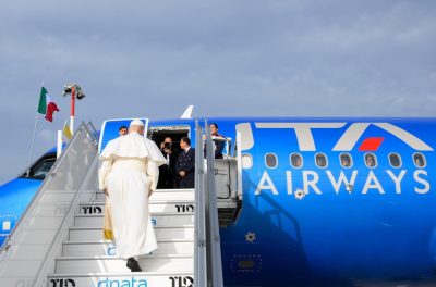 Espanha: Papa inicia viagem centrada em questões sociais e na comunidade católica