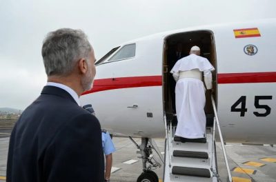 Espanha: Papa regressou a Roma em avião da Casa Real