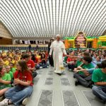 Vaticano: Papa denuncia mecanismos que criam dependência tecnológica