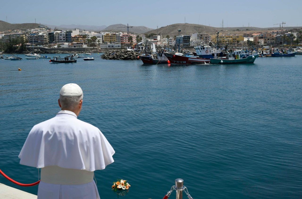Canárias: Papa defende vias seguras para migrantes e ataca «indústrias da morte»