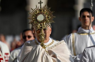 Corpo de Deus: Papa elogia procissões como «testemunho público da fé»