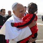 Canárias: Papa pede travessias marítimas mais humanas, em visita a centro para migrantes