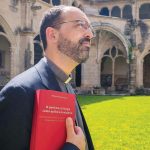 Publicações: Padre Pedro Santos vai apresentar o livro sobre o perfume na liturgia
