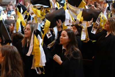 Ensino Superior: Capelão da Universidade de Coimbra presidiu à bênção de mais de 300 finalistas de Enfermagem e apelou ao aprofundamento da fé