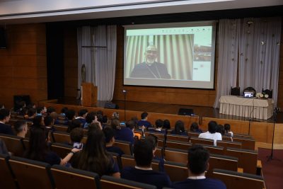 Lamego/Rejoice: Patriarca latino de Jerusalém e jovens falaram sobre paz, esperança e confiança