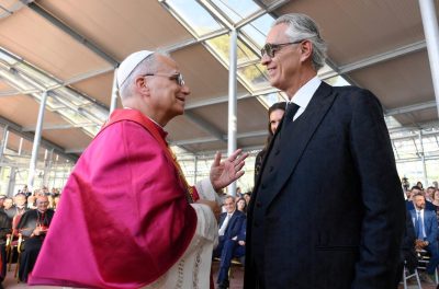 Castel Gandolfo: Papa e cantor Andrea Bocelli unem-se em um «Cântico de Paz»