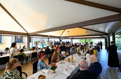 Igreja/Solidariedade: Papa almoça com 200 pessoas vulneráveis e refugiados