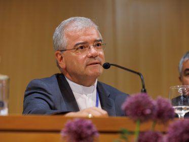 Igreja/Portugal: Arcebispo de Braga defende urgência da educação litúrgica