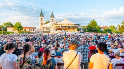 Bósnia: Santuário de Medjugorje sofre ato de vandalismo e estátua da Virgem Maria é atingida