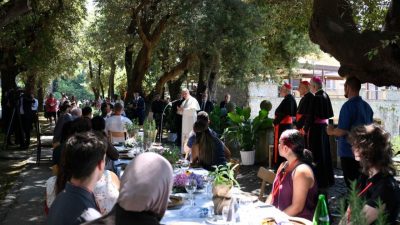 Castel Gandolfo: «Sem discurso, mas com fome», Papa almoça com pessoas vulneráveis