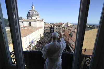 Vaticano: Leitura, oração e desporto – a receita das férias do Papa