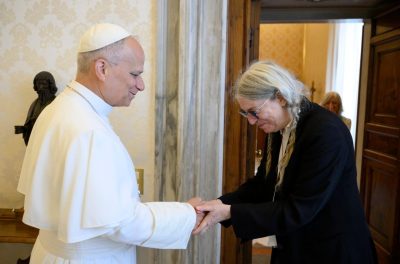 Vaticano: Leão XIV recebeu cantora norte-americana Patti Smith em audiência