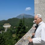Vaticano: Papa reza pela paz em visita à Abadia de Monte Cassino