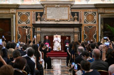 Vaticano: Papa apela à «humanização das tecnologias digitais» ao serviço da vida e da paz