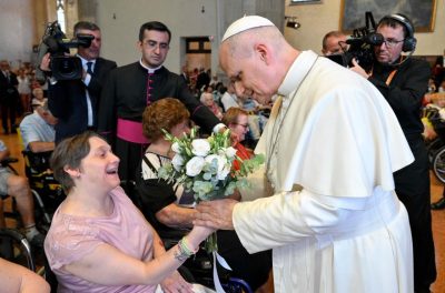 Rimini: Papa encontra-se com doentes, pessoas com deficiência e pobres, incentivando-os a deixar-se «curar por Jesus»