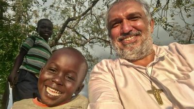 Uganda: Missionários salesianos estão há nove anos no campo de refugiados de Palabek com «97 mil cristãos»