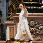 Eucaristia: «Esta assembleia não é substituível por uma presença virtual», afirma o Papa