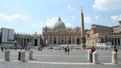 Vaticano: Papa alerta contra mentalidade consumista e pede redescoberta da oração