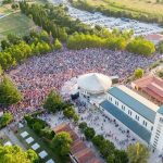 Medjugorje: Papa alerta jovens contra as ilusões da «felicidade passageira»